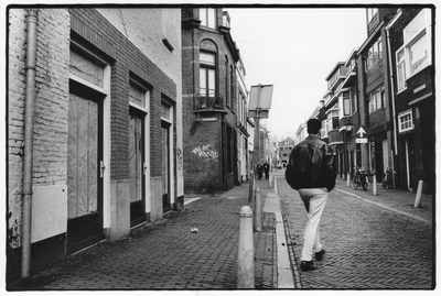 405330 Gezicht in de Hardebollenstraat te Utrecht, uit het zuiden.